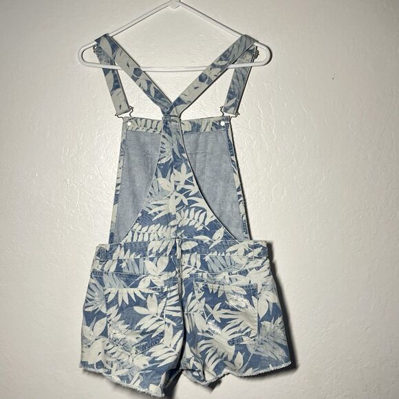 Zara Trafaluc Overalls Shortalls Size Medium Floral Acid Wash Denim Adjustable - Picture 6 of 13